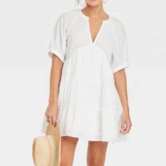 NWT Women’s Puff Elbow Sleeve Crinkle Tiered Mini Dress Universal Thread White - Picture 3 of 3